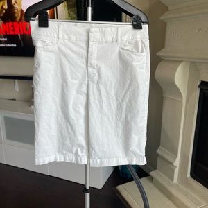 JM Collection white short Size 8